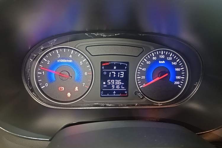 Used Dongfeng Fengon 380 2022 1.5L Luxury Edition Passenger Vehicle 5 Seats Instrument Cluster