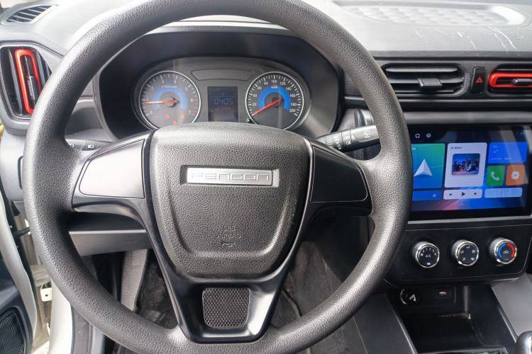 Used Dongfeng Fengon 380 2022 1.5L Comfort-Class Passenger Vehicle (Steel Spring) with 7 Seats Interior 13