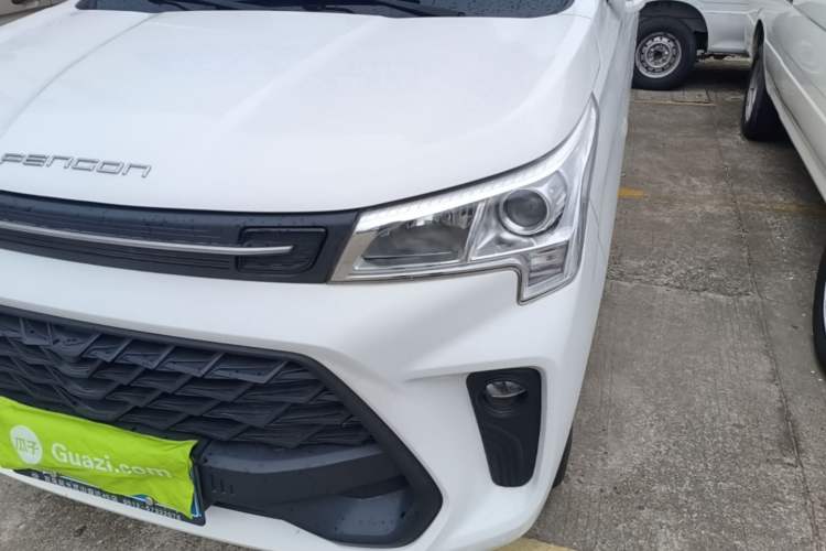 Used Dongfeng Fengon 380 2022 1.5L Comfort-Class Passenger Vehicle (Steel Spring) with 5 Seats Left Front Headlight