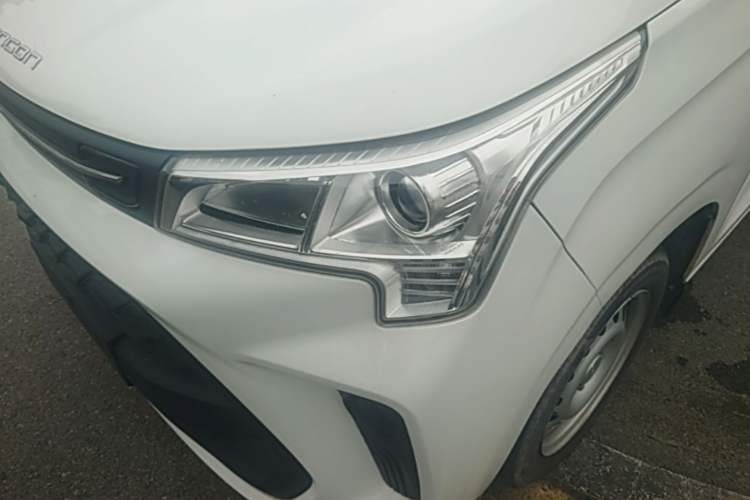 Used Dongfeng Fengon 380 2022 1.5L Standard Edition 7-Seater Passenger Vehicle Left Front Headlight