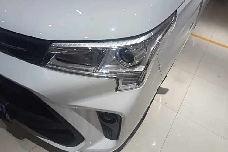 Used Dongfeng Fengon 380 2022 1.5L Luxury Edition Passenger Vehicle 5 Seats Left Front Headlight
