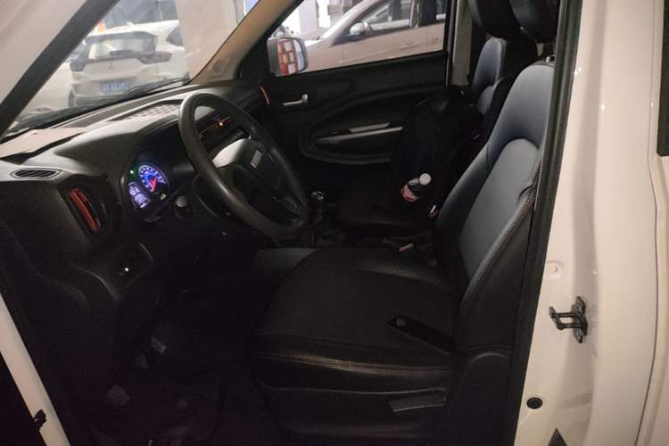 Used Dongfeng Fengon 380 2022 1.5L Comfort-Class Passenger Vehicle (Steel Spring) with 7 Seats Left Front Seat