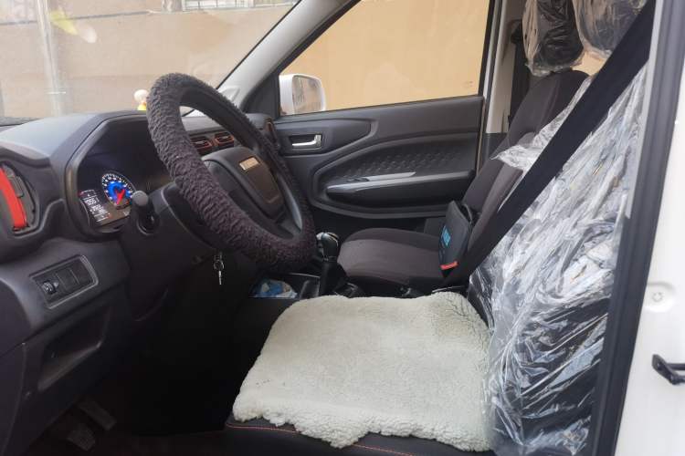 Used Dongfeng Fengon 380 2022 1.5L Comfort-Class Passenger Vehicle (Steel Spring) with 7 Seats Left Front Seat