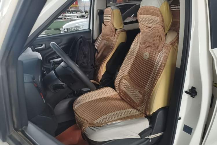 Used Dongfeng Fengon 380 2022 1.5L Comfort-Class Passenger Vehicle (Steel Spring) with 7 Seats Left Front Seat