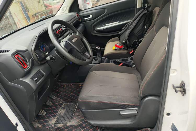 Used Dongfeng Fengon 380 2022 1.5L Comfort-Class Passenger Vehicle (Steel Spring) with 7 Seats Left Front Seat