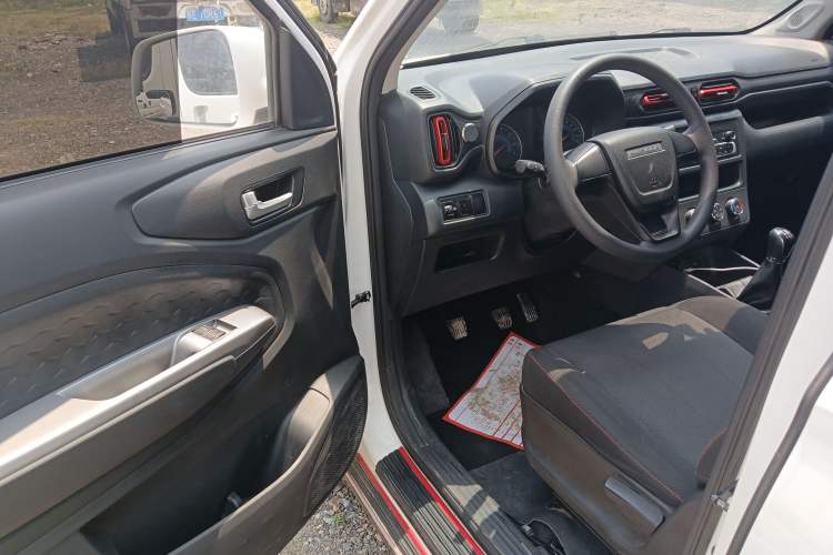 Used Dongfeng Fengon 380 2022 1.5L Comfort-Class Passenger Vehicle (Spiral Spring) – 7 Seats Left Front Seat