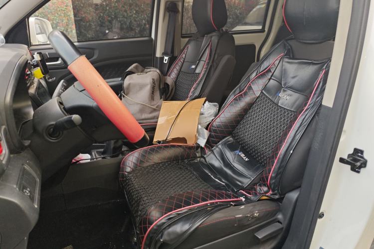 Used Dongfeng Fengon 380 2022 1.5L Comfort-Class Passenger Vehicle (Steel Spring) with 5 Seats Left Front Seat