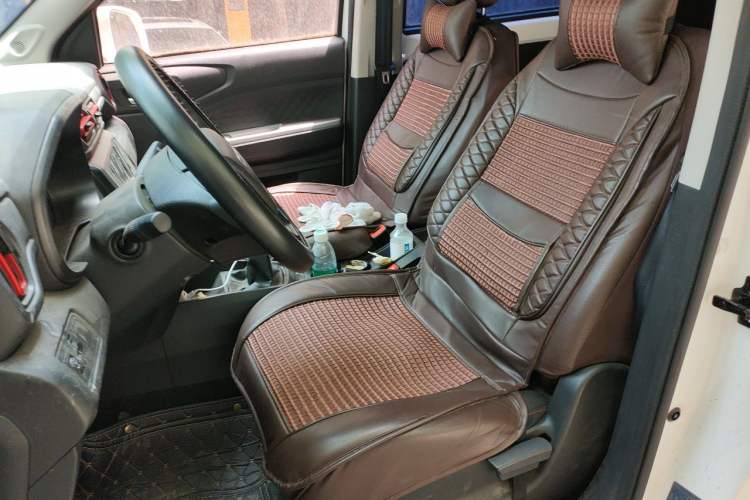 Used Dongfeng Fengon 380 2022 1.5L Comfort-Class Passenger Vehicle (Steel Spring) with 7 Seats Left Front Seat