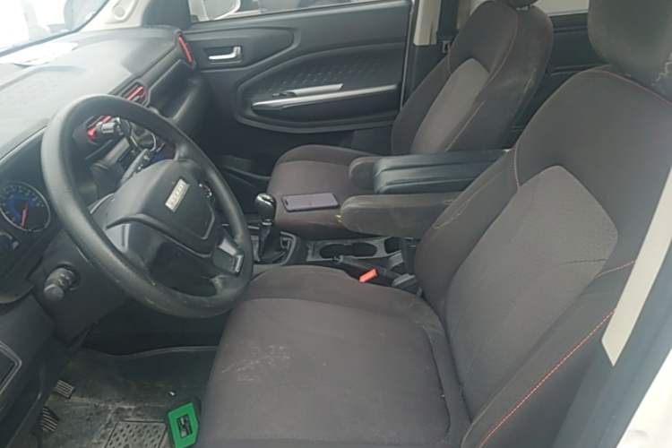 Used Dongfeng Fengon 380 2022 1.5L Standard Edition 7-Seater Passenger Vehicle Left Front Seat