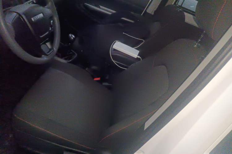 Used Dongfeng Fengon 380 2022 1.5L Comfort-Class Passenger Vehicle (Steel Spring) with 7 Seats Left Front Seat