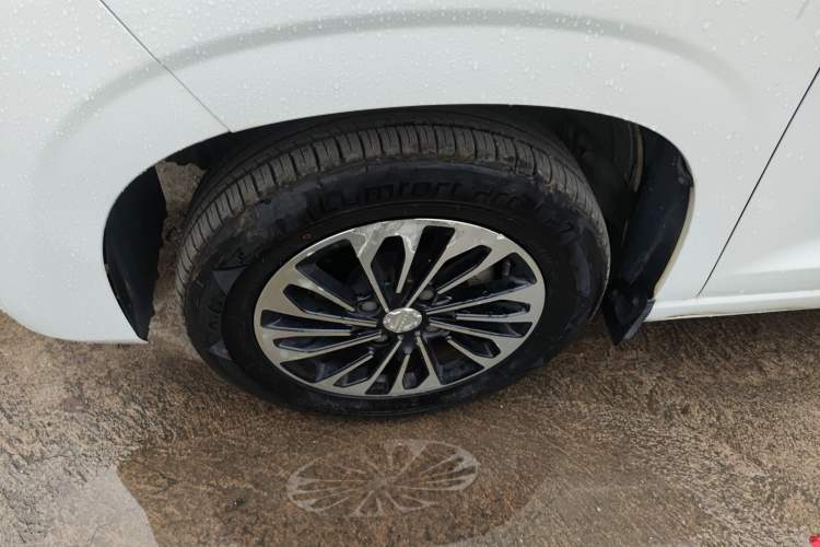 Used Dongfeng Fengon 380 2022 1.5L Comfort-Class Passenger Vehicle (Steel Spring) with 7 Seats Left Front Wheel Hub
