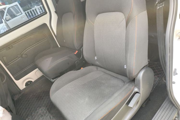 Used Dongfeng Fengon 380 2022 1.5L Standard Edition 7-Seater Passenger Vehicle Left Rear Seat