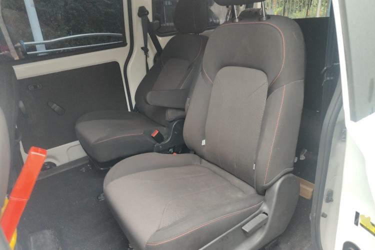 Used Dongfeng Fengon 380 2022 1.5L Comfort-Class Passenger Vehicle (Steel Spring) with 7 Seats Left Rear Seat