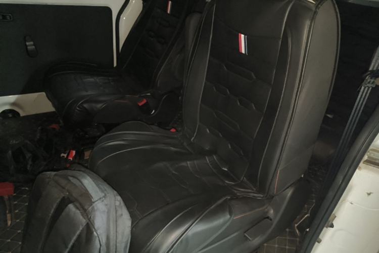 Used Dongfeng Fengon 380 2022 1.5L Comfort-Class Passenger Vehicle (Steel Spring) with 7 Seats Left Rear Seat