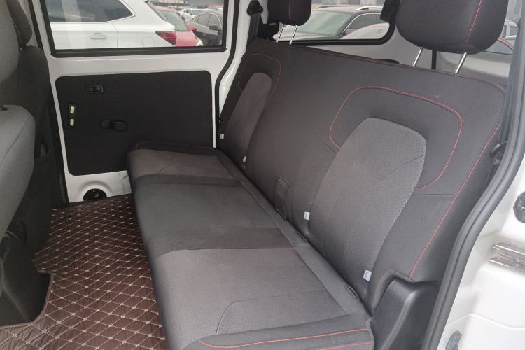 Used Dongfeng Fengon 380 2022 1.5L Comfort-Class Passenger Vehicle (Steel Spring) with 5 Seats Left Rear Seat