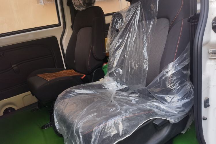 Used Dongfeng Fengon 380 2022 1.5L Comfort-Class Passenger Vehicle (Steel Spring) with 7 Seats Left Rear Seat