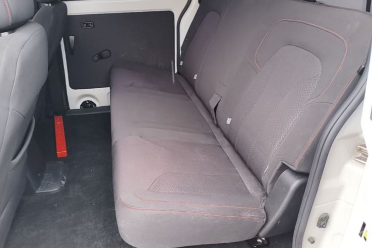 Used Dongfeng Fengon 380 2022 1.5L Comfort-Class Passenger Vehicle (Steel Spring) with 5 Seats Left Rear Seat