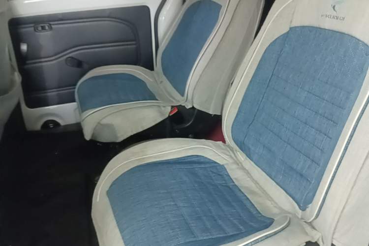 Used Dongfeng Fengon 380 2022 1.5L Standard Edition 7-Seater Passenger Vehicle Left Rear Seat