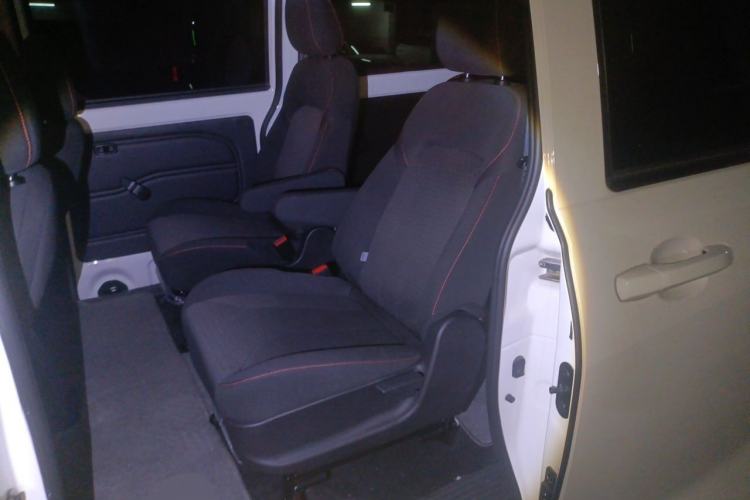 Used Dongfeng Fengon 380 2022 1.5L Comfort-Class Passenger Vehicle (Spiral Spring) – 7 Seats Left Rear Seat
