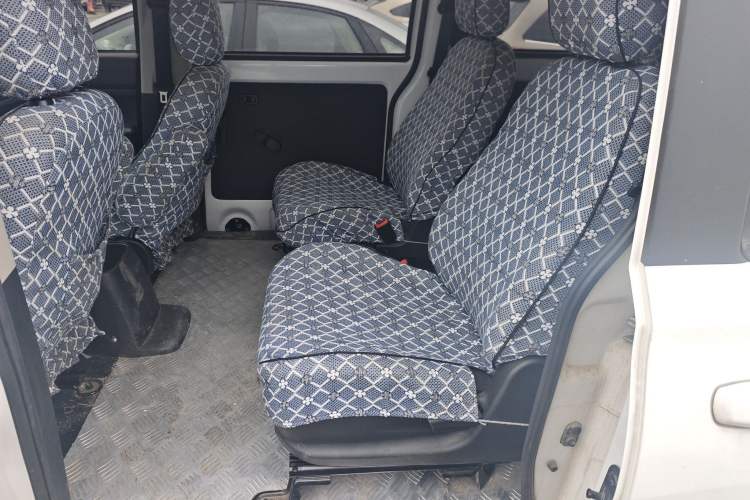 Used Dongfeng Fengon 380 2022 1.5L Comfort-Class Passenger Vehicle (Spiral Spring) – 7 Seats Left Rear Seat
