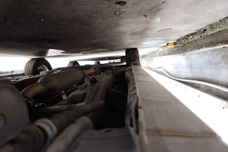 Used Dongfeng Fengon 380 2022 1.5L Luxury Edition Passenger Vehicle 5 Seats Left Side Sill