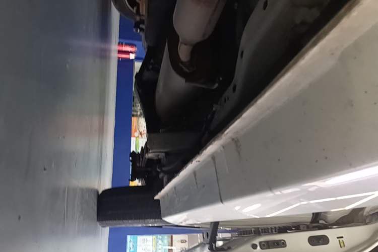 Used Dongfeng Fengon 380 2022 1.5L Standard Edition 7-Seater Passenger Vehicle Left Side Sill