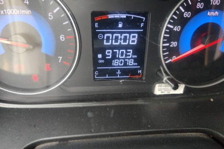 Used Dongfeng Fengon 380 2022 1.5L Comfort-Class Passenger Vehicle (Steel Spring) with 7 Seats Odometer Close Up