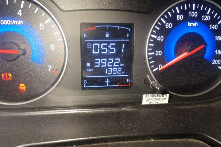 Used Dongfeng Fengon 380 2022 1.5L Comfort-Class Passenger Vehicle (Steel Spring) with 7 Seats Odometer Close Up