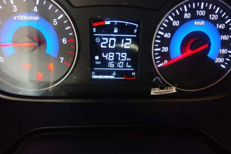Used Dongfeng Fengon 380 2022 1.5L Comfort-Class Passenger Vehicle (Steel Spring) with 7 Seats Odometer Close Up