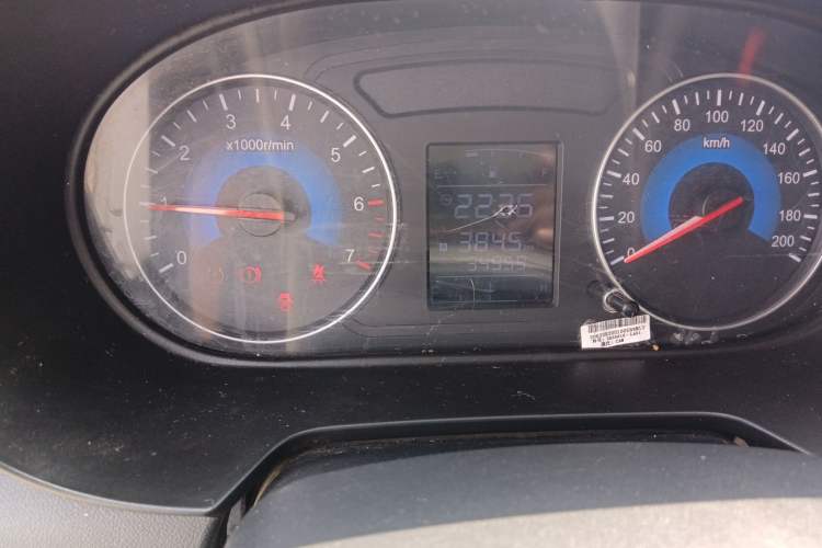 Used Dongfeng Fengon 380 2022 1.5L Comfort-Class Passenger Vehicle (Spiral Spring) – 7 Seats Odometer Close Up