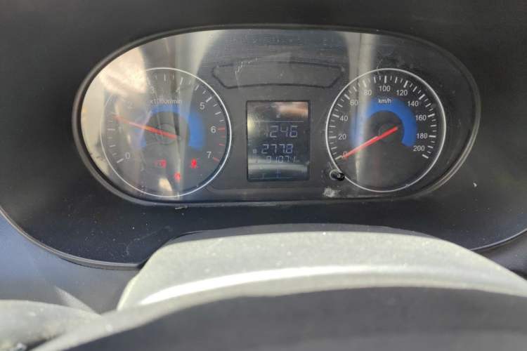 Used Dongfeng Fengon 380 2022 1.5L Comfort-Class Passenger Vehicle (Spiral Spring) – 5 Seats Odometer Close Up