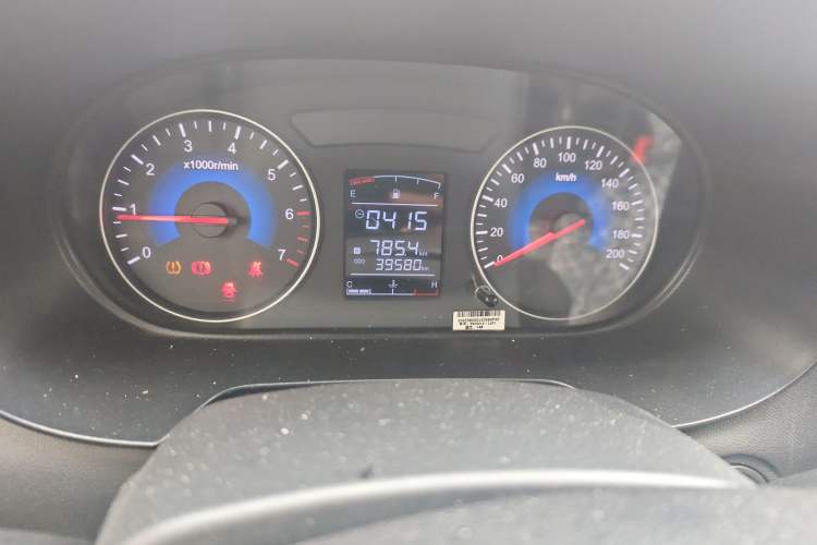 Used Dongfeng Fengon 380 2022 1.5L Comfort-Class Passenger Vehicle (Spiral Spring) – 7 Seats Odometer Close Up