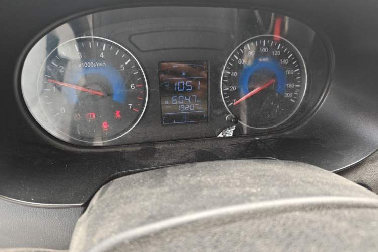 Used Dongfeng Fengon 380 2022 1.5L Comfort-Class Passenger Vehicle (Steel Spring) with 7 Seats Odometer Close Up