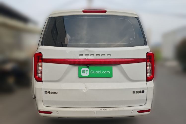 Used Dongfeng Fengon 380 2022 1.5L Comfort-Class Passenger Vehicle (Steel Spring) with 5 Seats Rear
