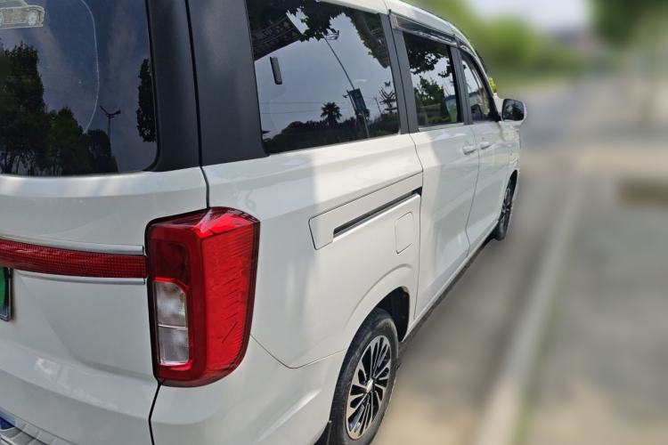 Used Dongfeng Fengon 380 2022 1.5L Comfort-Class Passenger Vehicle (Steel Spring) with 7 Seats Rear Right 45 Deg