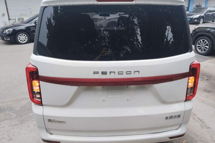 Used Dongfeng Fengon 380 2022 1.5L Standard Edition 7-Seater Passenger Vehicle Rear