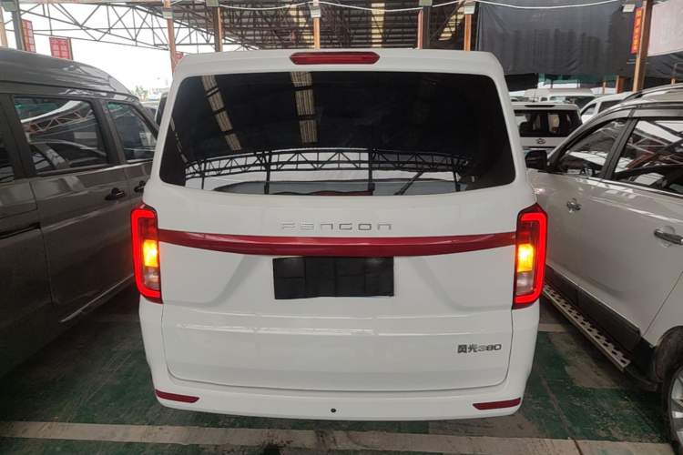 Used Dongfeng Fengon 380 2022 1.5L Standard Edition 7-Seater Passenger Vehicle Rear