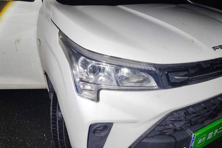 Used Dongfeng Fengon 380 2022 1.5L Comfort-Class Passenger Vehicle (Steel Spring) with 7 Seats Right Front Headlight