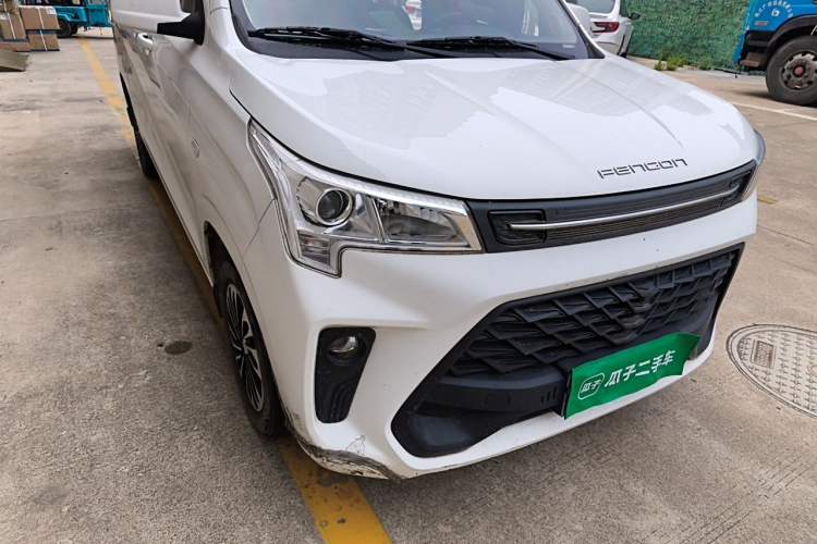 Used Dongfeng Fengon 380 2022 1.5L Comfort-Class Passenger Vehicle (Steel Spring) with 5 Seats Right Front Headlight