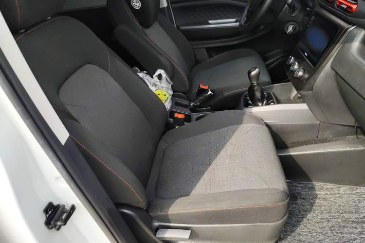 Used Dongfeng Fengon 380 2022 1.5L Standard Edition 7-Seater Passenger Vehicle Right Front Seat