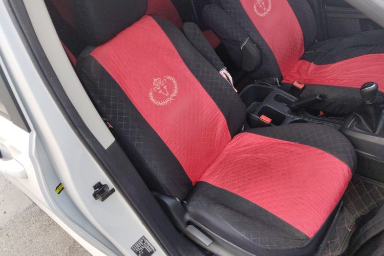 Used Dongfeng Fengon 380 2022 1.5L Standard Edition 7-Seater Passenger Vehicle Right Front Seat