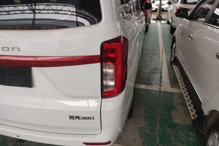 Used Dongfeng Fengon 380 2022 1.5L Standard Edition 7-Seater Passenger Vehicle Right Rear Taillight