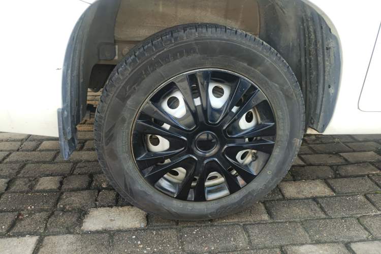 Used Dongfeng Fengon 380 2022 1.5L Standard Edition 7-Seater Passenger Vehicle Right Rear Wheel Hub
