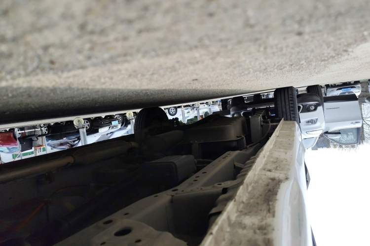 Used Dongfeng Fengon 380 2022 1.5L Standard Edition 7-Seater Passenger Vehicle Right Side Sill