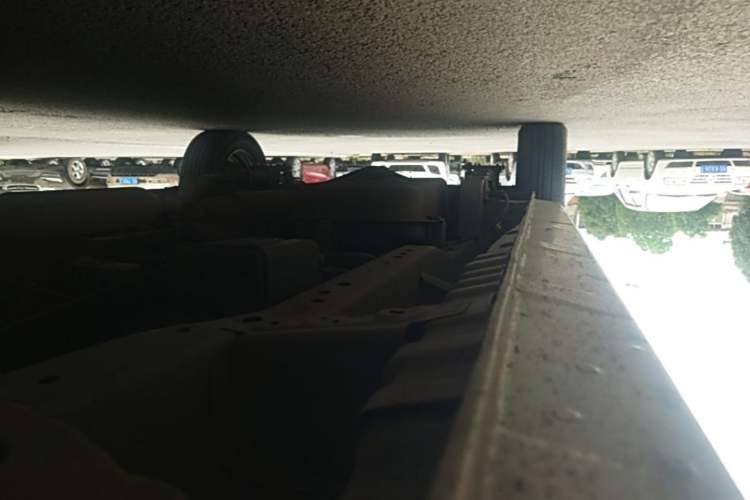 Used Dongfeng Fengon 380 2022 1.5L Standard Edition 7-Seater Passenger Vehicle Right Side Sill