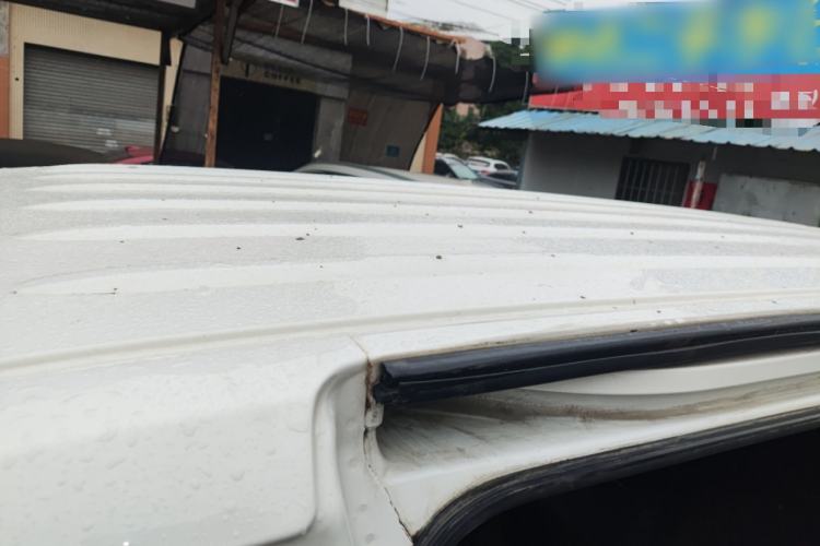Used Dongfeng Fengon 380 2022 1.5L Comfort-Class Passenger Vehicle (Steel Spring) with 7 Seats Roof