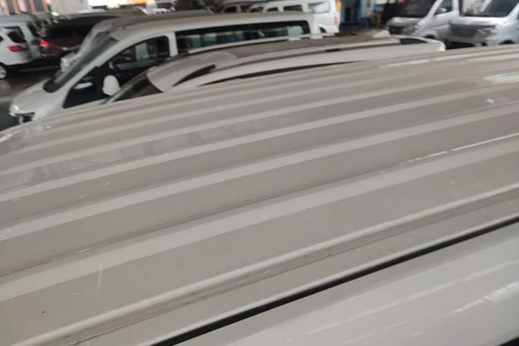 Used Dongfeng Fengon 380 2022 1.5L Standard Edition 7-Seater Passenger Vehicle Roof