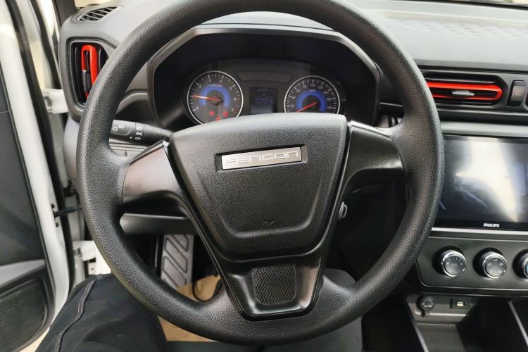 Used Dongfeng Fengon 380 2022 1.5L Standard Edition 7-Seater Passenger Vehicle Steering Wheel