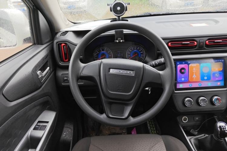 Used Dongfeng Fengon 380 2022 1.5L Luxury Edition Passenger Vehicle 5 Seats Steering Wheel