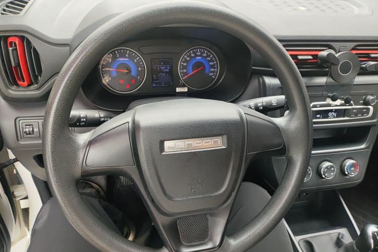 Used Dongfeng Fengon 380 2022 1.5L Comfort-Class Passenger Vehicle (Steel Spring) with 7 Seats Steering Wheel